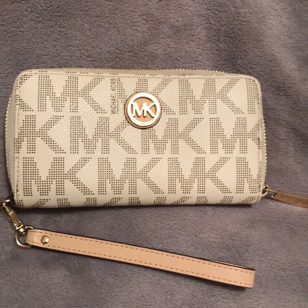 Michael Kors wristlet/wallet